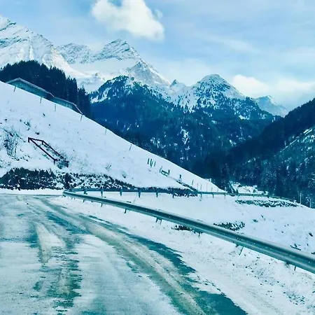 샬레 Kleine Alpenhuette In Neben Der Salzach Lend